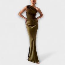Elegancka plisowana sukienka maxi na jedno ramię