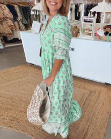 Giulia - midi dress with v-neck and elegant balloon sleeves