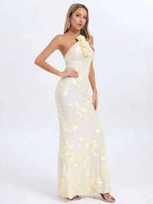 Haftowana sukienka maxi z dekoltem halter w kwiaty