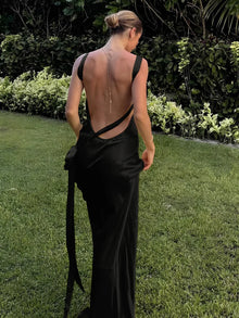 Półprzezroczysta Satynowa Sukienka Maxi Asymetryczna na Jedno Ramię