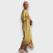 Lindiwe – Elegancka Sukienka Maxi z Kardiganem