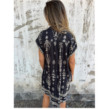 Emily - loose-fit printed short sleeve dress with pockets