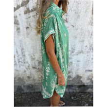 Emily - loose-fit printed short sleeve dress with pockets